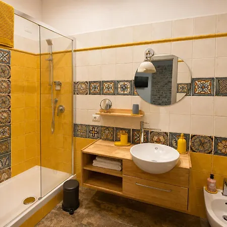 Industrial Chic House - Private Parking 3*