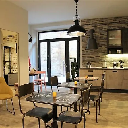 Industrial Chic House - Private Parking Guest house *