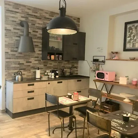Pensión Industrial Chic House - Private Parking *