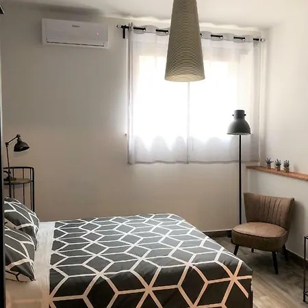 Industrial Chic House - Private Parking Guest house