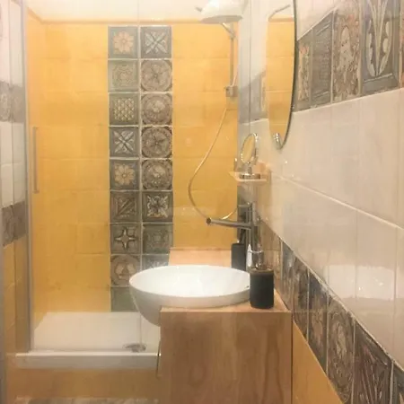 Industrial Chic House - Private Parking 3*