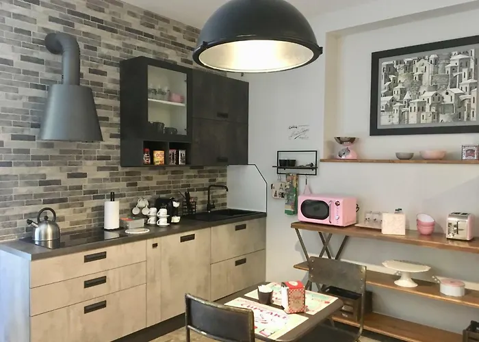 Industrial Chic House - Private Parking بيت ضيافة 3*