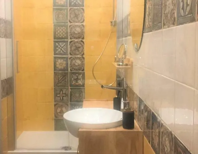 Industrial Chic House - Private Parking 3*